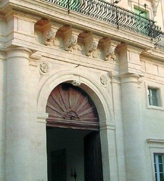 Idealista propone di rendere più celeri le pratiche in Ufficio tecnico dividendolo in tre settori Idealista propone di rendere più celeri le pratiche in Ufficio tecnico dividendolo in tre settori